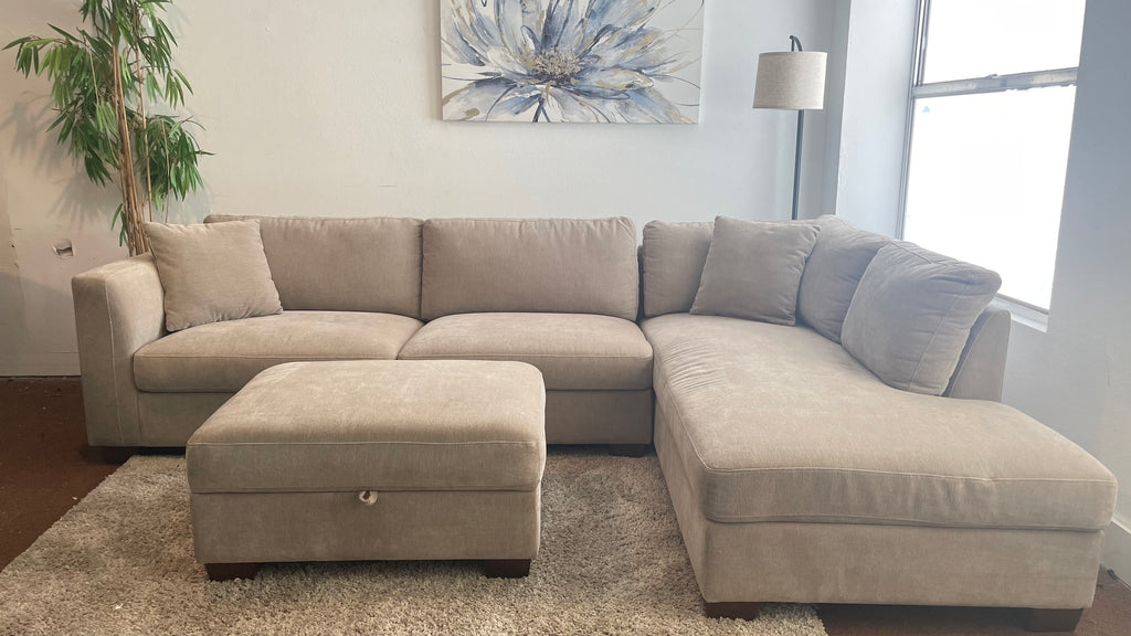 Thomasville Walsen Fabric Sectional w/ Storage Ottoman