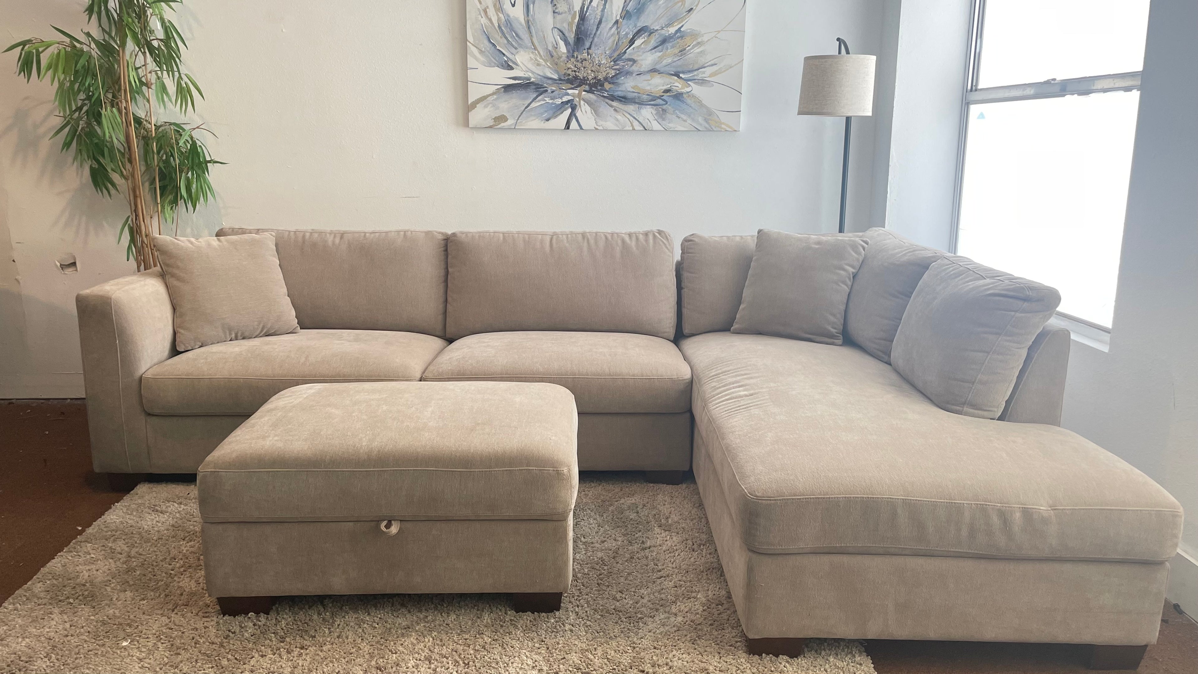 Thomasville Walsen Fabric Sectional w/ Storage Ottoman