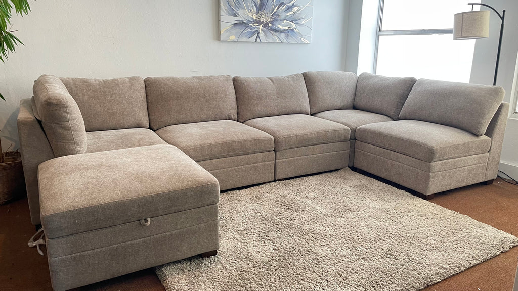 Thomasville Tisdale Modular Sectional w/ Storage Ottoman