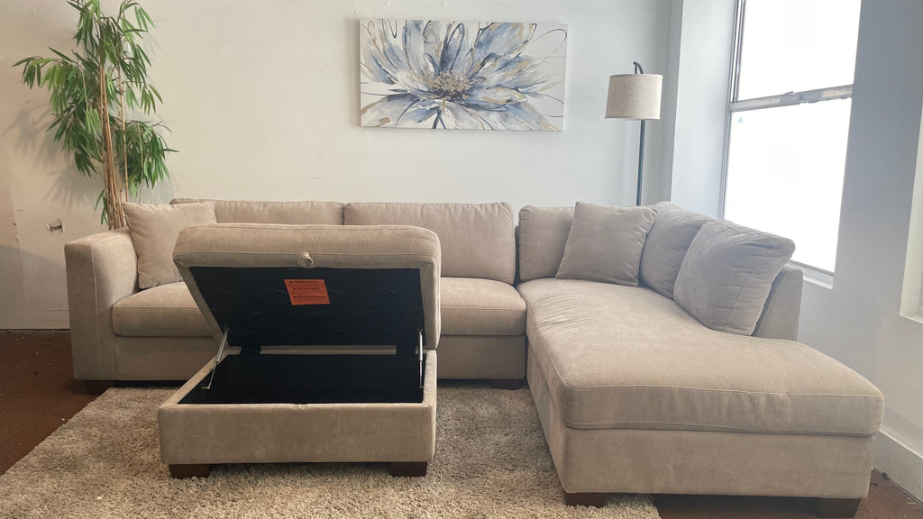 Thomasville Walsen Fabric Sectional w/ Storage Ottoman