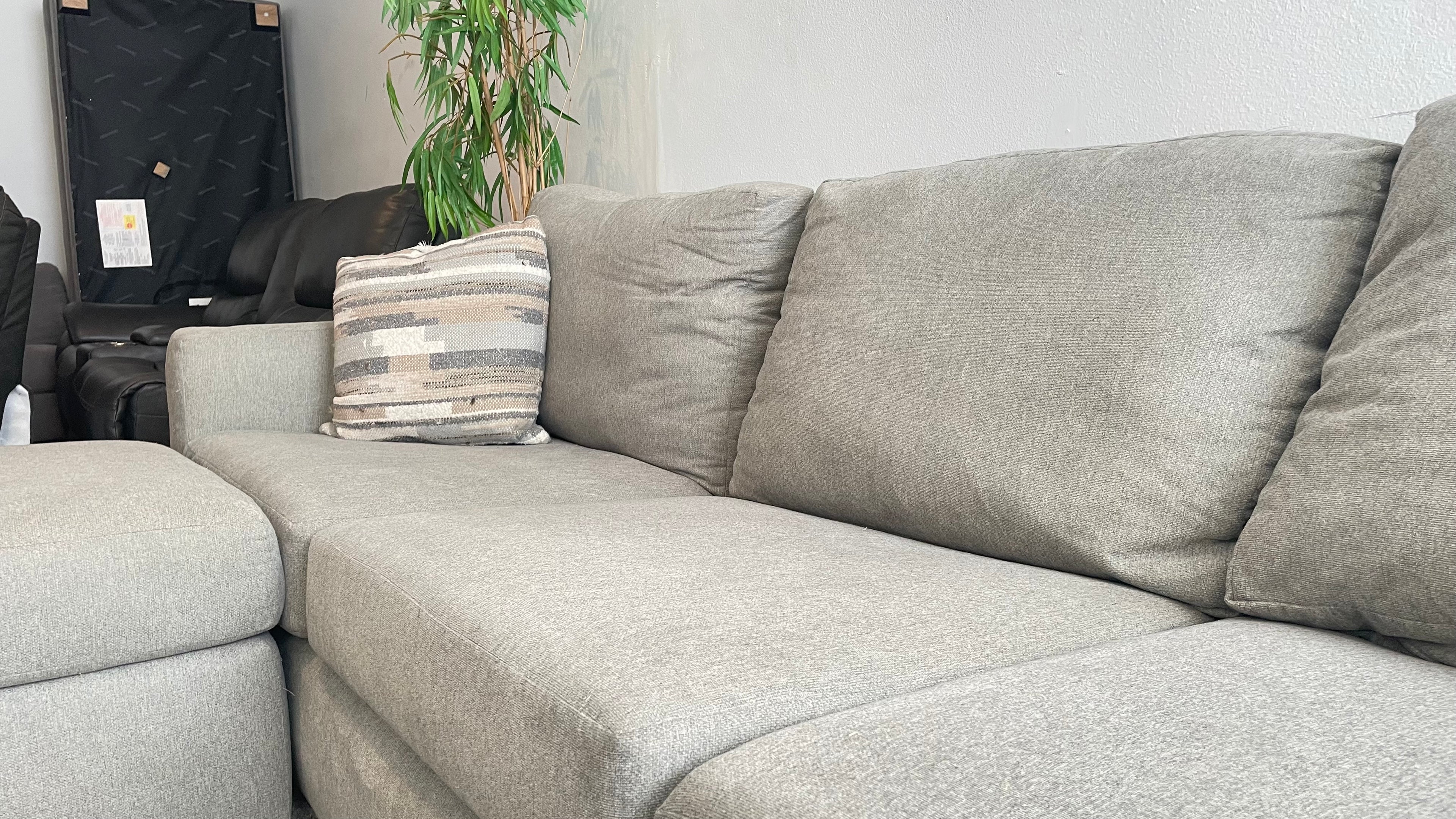 Flexsteel Collin’s 5-Piece Fabric Sectional