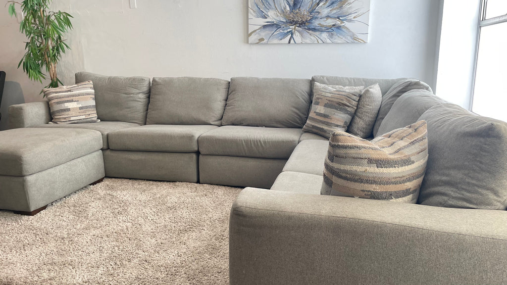 Flexsteel Collin’s 5-Piece Fabric Sectional