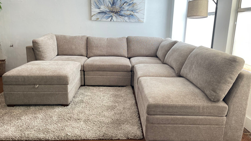 Thomasville Tisdale Modular Sectional w/ Storage Ottoman