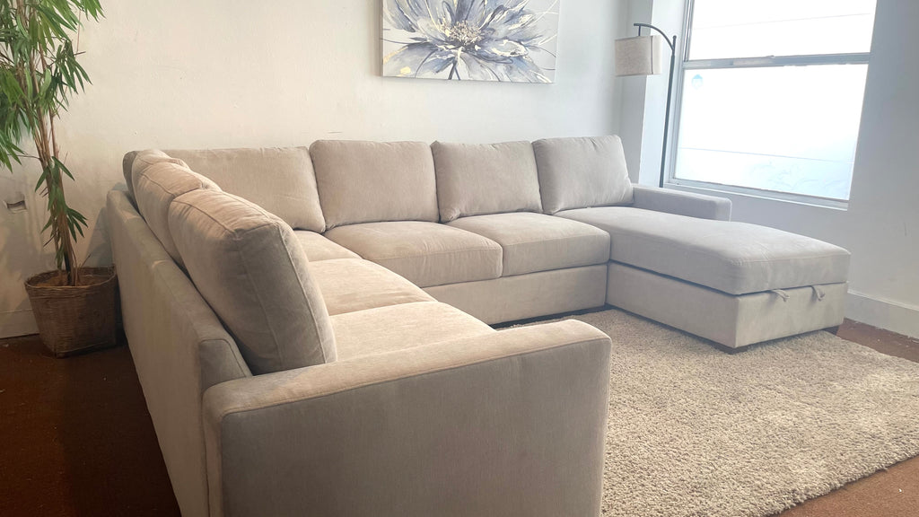 Thomasville Glenn Fabric Sectional with Storage Chaise