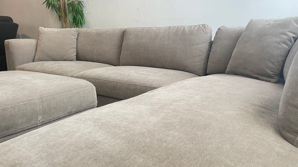 Thomasville Walsen Fabric Sectional w/ Storage Ottoman