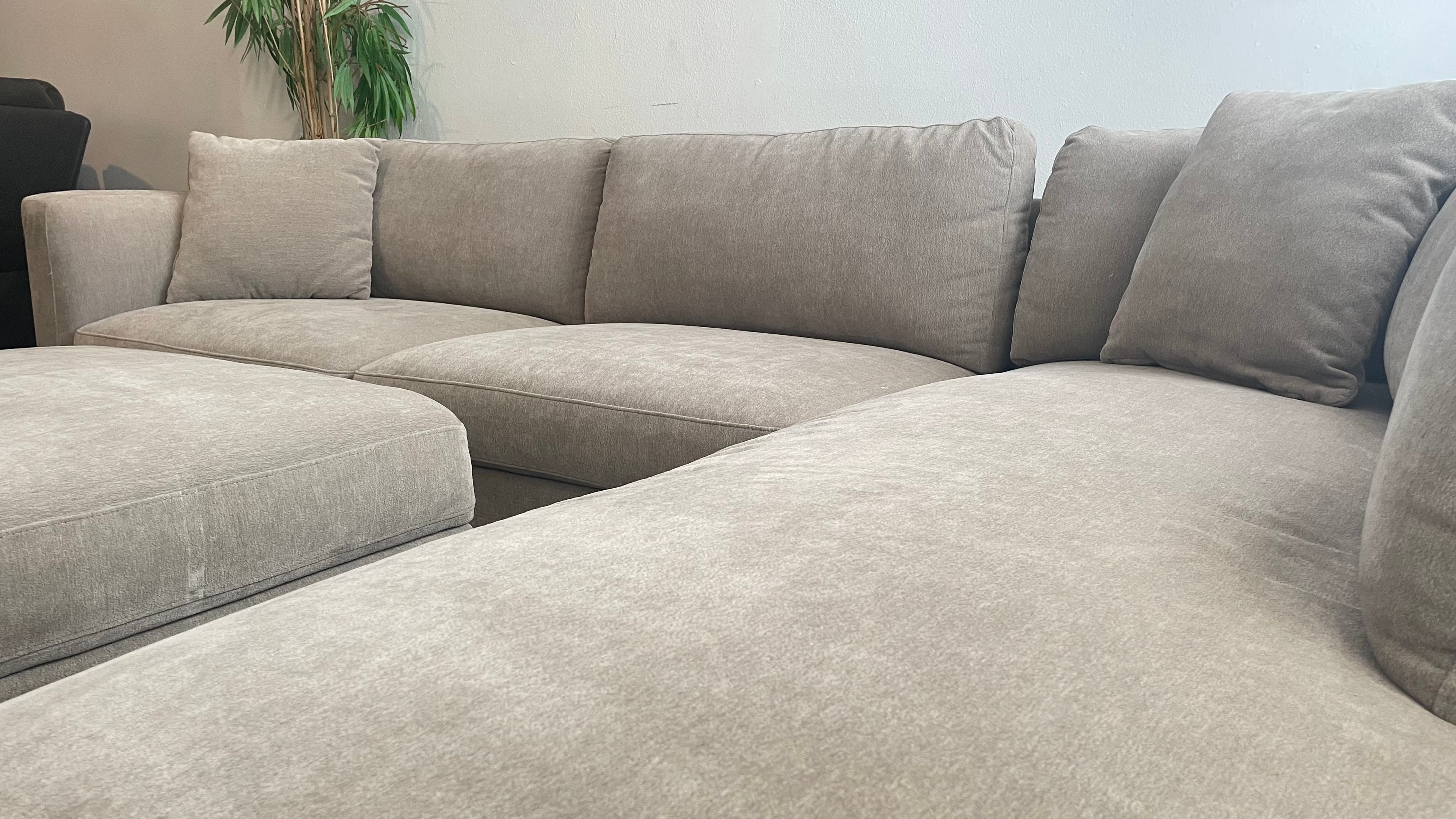 Thomasville Walsen Fabric Sectional w/ Storage Ottoman