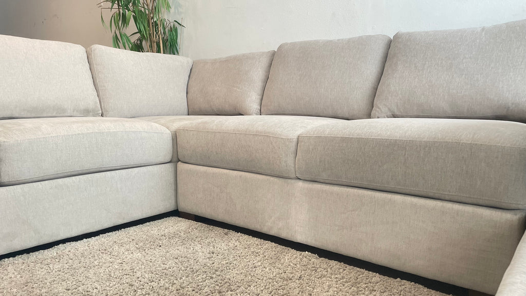 Thomasville Glenn Fabric Sectional with Storage Chaise