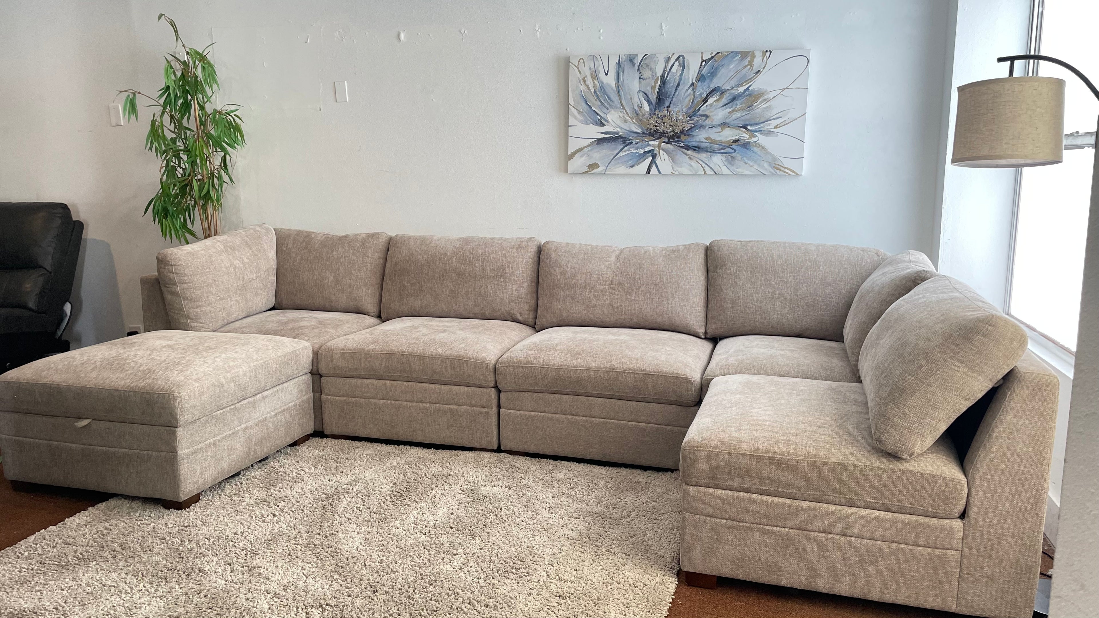 Thomasville Tisdale Modular Sectional w/ Storage Ottoman