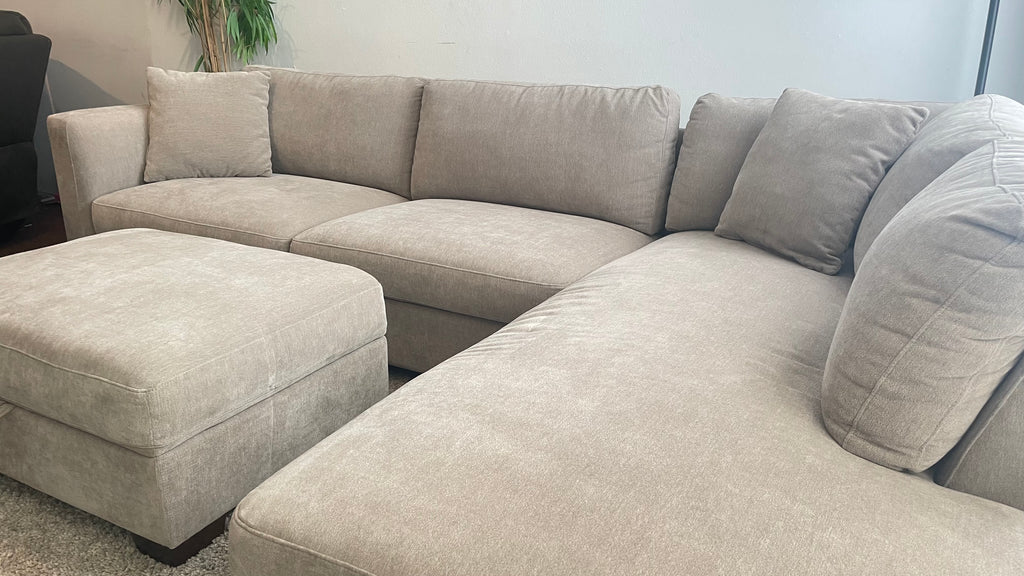 Thomasville Walsen Fabric Sectional w/ Storage Ottoman