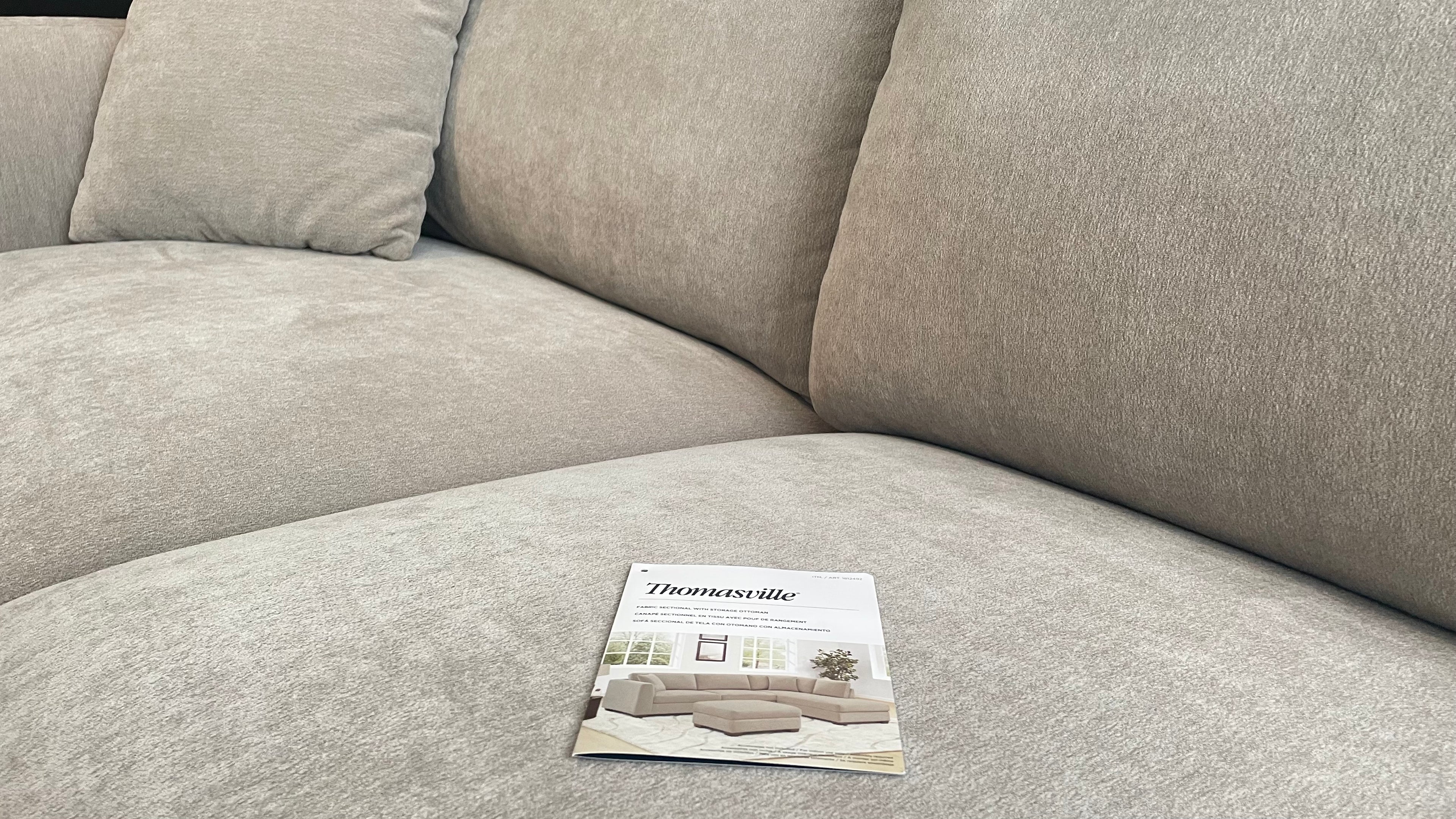 Thomasville Walsen Fabric Sectional w/ Storage Ottoman